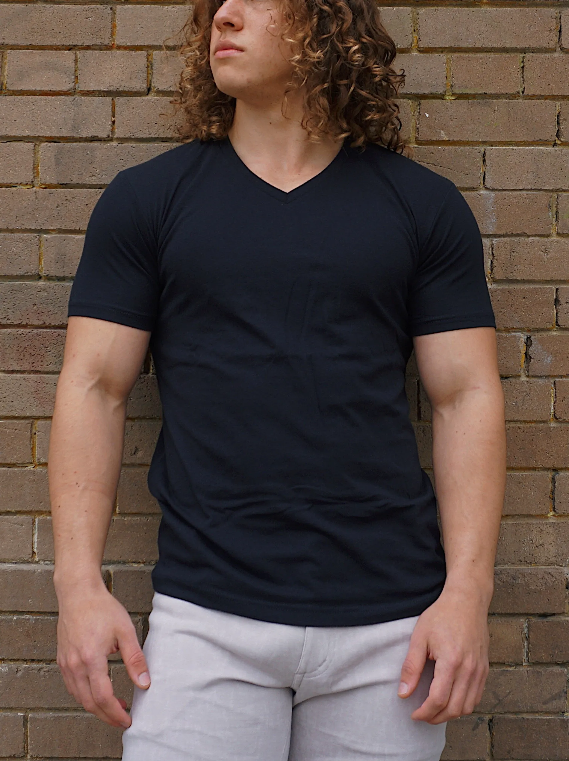 ROLO PREMIUM V-NECK T-SHIRT BLACK