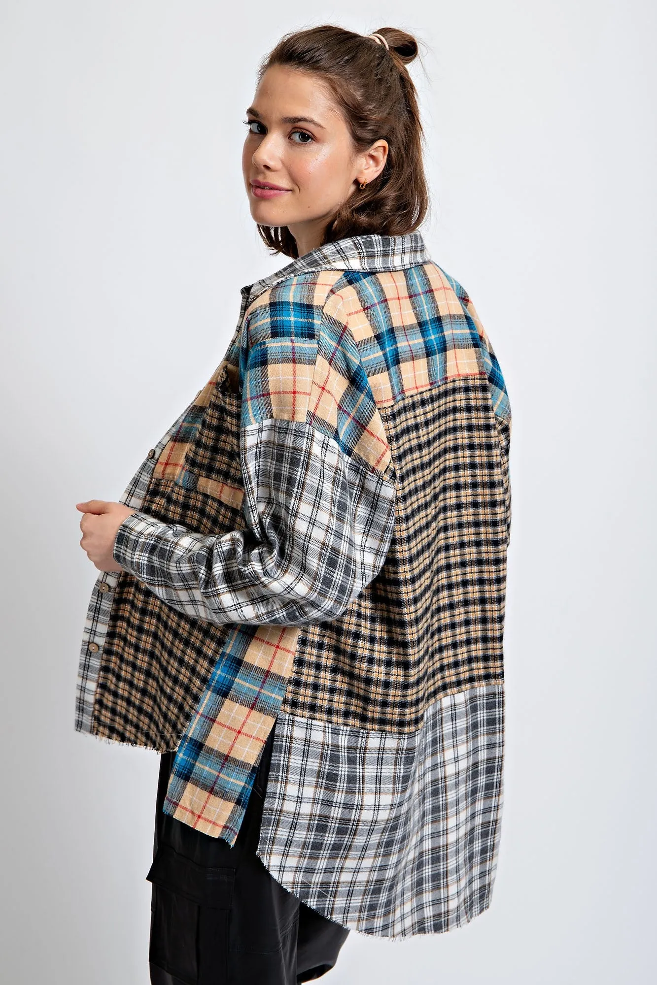 VERSATILE PLAID BUTTON DOWN SHIRT JACKET/SHACKET